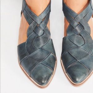 Free people wanderlust flat, pretty blue 39